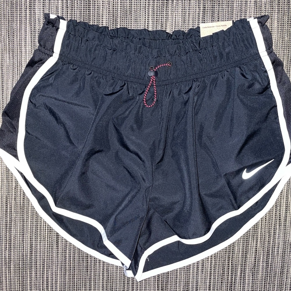 NWT Nike Tempo Clash Running Short